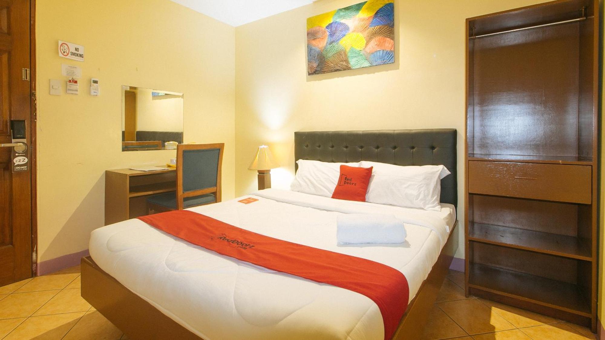 Reddoorz At Comfy Inn Ermita Манила Экстерьер фото