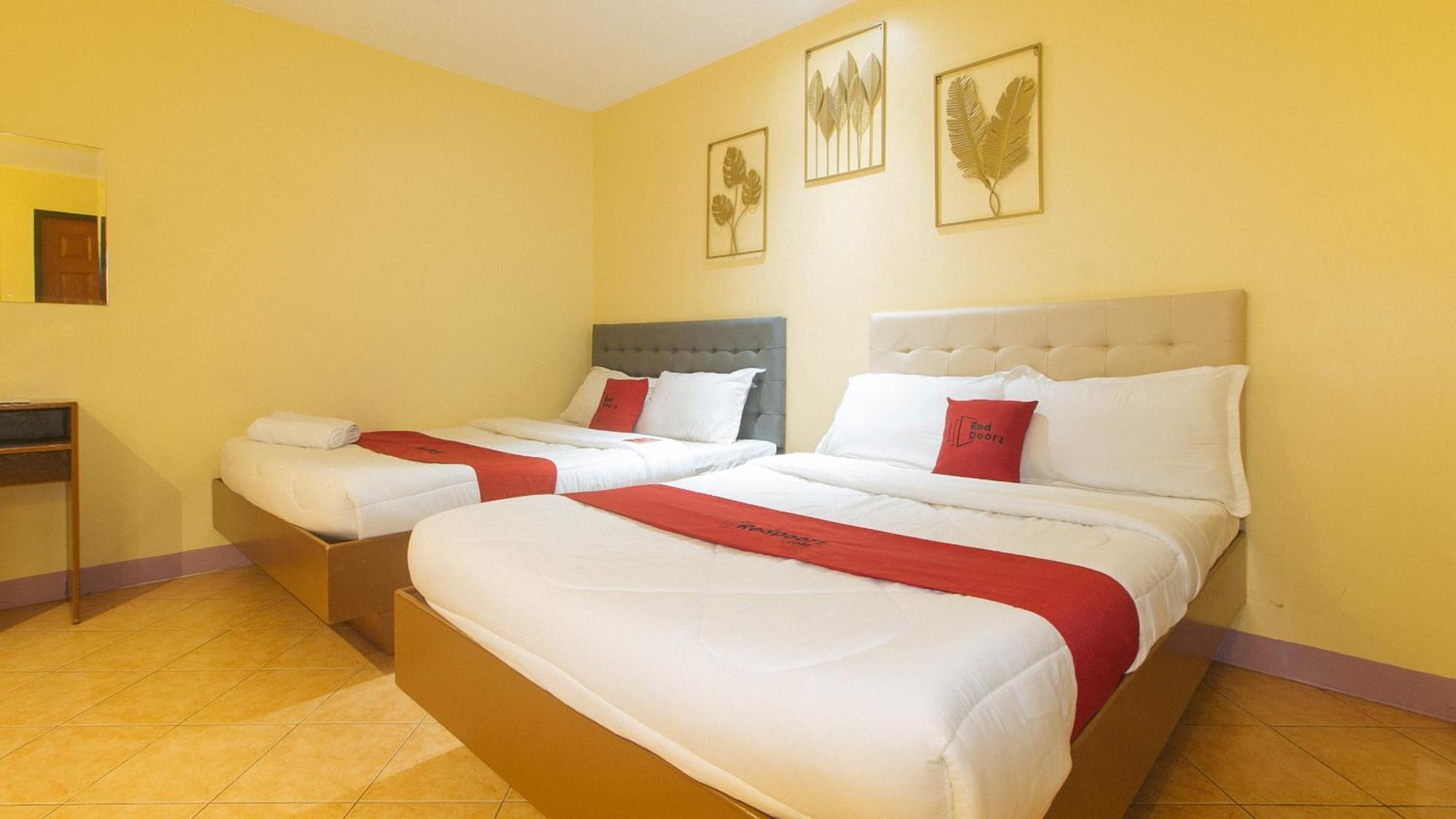 Reddoorz At Comfy Inn Ermita Манила Экстерьер фото